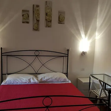 Domus Vatican Holiday's روما