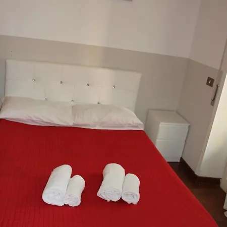 Domus Vatican Holiday's فندق مبيت وإفطار