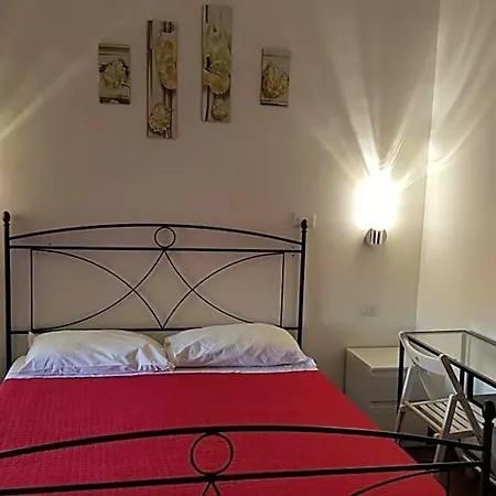 Domus Vatican Holiday's Bed & Breakfast