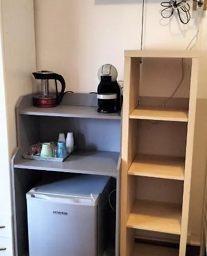 Domus Vatican Holiday's Panzió